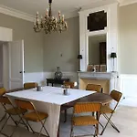 Chateau Bernon Maison D Hotes - Piscine Et Bed and breakfast
