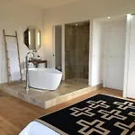 Chateau Bernon Maison D Hotes - Piscine Et Queyrac