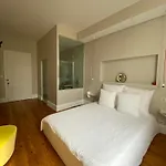 Bed and breakfast Chateau Bernon Maison D Hotes - Piscine Et