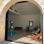 Chateau Bernon Maison D Hotes - Piscine Et Bed and breakfast 4*