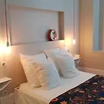 Bed and breakfast Chateau Bernon Maison D Hotes - Piscine Et Queyrac