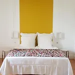 Chateau Bernon Maison D Hotes - Piscine Et Bed and breakfast 4*