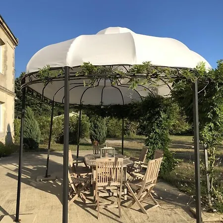 Nocleg ze śniadaniem Chateau Bernon Maison D Hotes - Piscine Et 4*