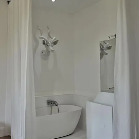 Couette-café Château Bernon 4*