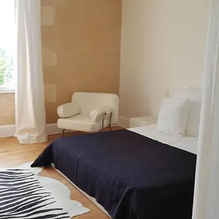 Bed & Breakfast Chateau Bernon Maison D Hotes - Piscine Et 4*