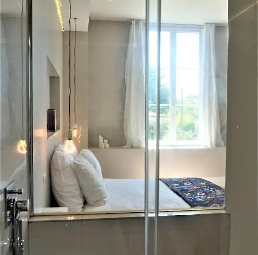 Nocleg ze śniadaniem Chateau Bernon Maison D Hotes - Piscine Et Queyrac