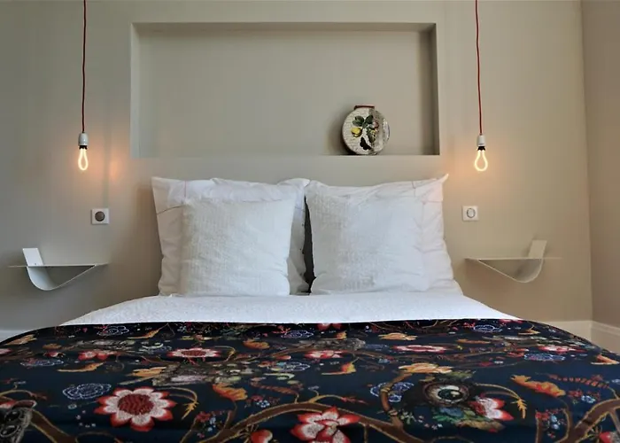 Nocleg ze śniadaniem Chateau Bernon Maison D Hotes - Piscine Et 4*