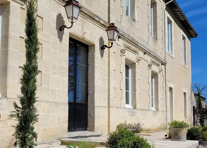 Chateau Bernon Maison D Hotes - Piscine Et Nocleg ze śniadaniem 4*