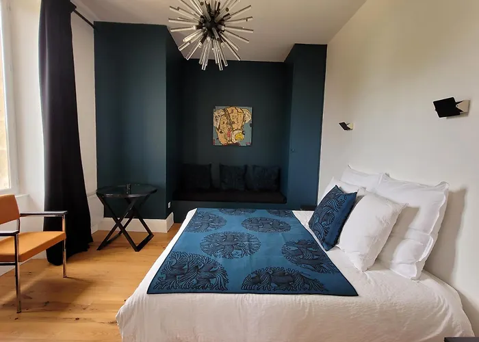 Chateau Bernon Maison D Hotes - Piscine Et 4*