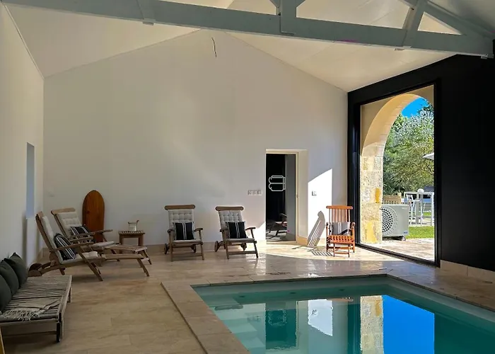 Chateau Bernon Maison D Hotes - Piscine Et