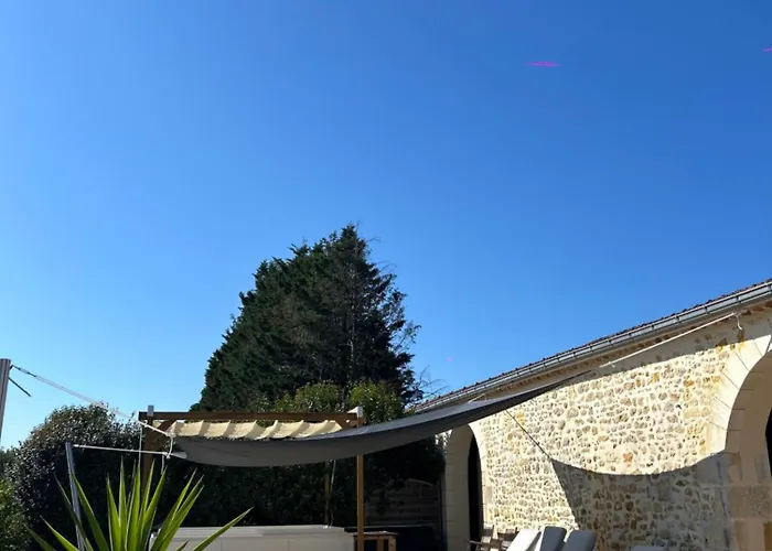 Chateau Bernon Maison D Hotes - Piscine Et