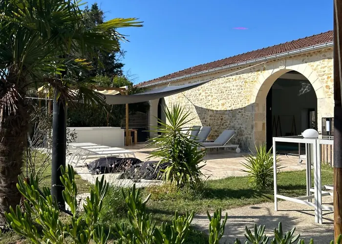 Chateau Bernon Maison D Hotes - Piscine Et Nocleg ze śniadaniem 4*