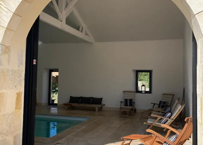 Chateau Bernon Maison D Hotes - Piscine Et Nocleg ze śniadaniem 4*