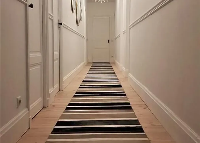 Nocleg ze śniadaniem Chateau Bernon Maison D Hotes - Piscine Et 4*