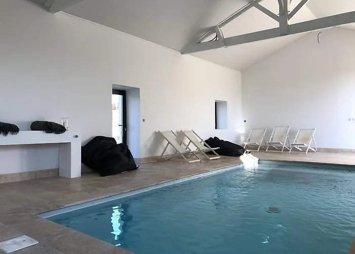 Chateau Bernon Maison D Hotes - Piscine Et