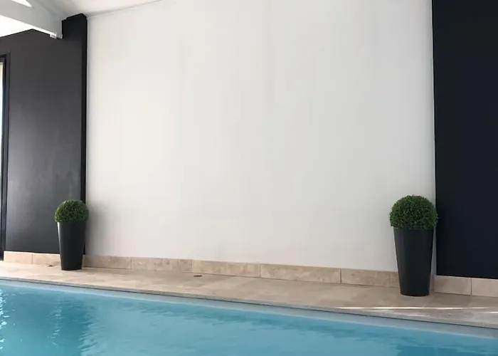 Chateau Bernon Maison D Hotes - Piscine Et Nocleg ze śniadaniem 4*