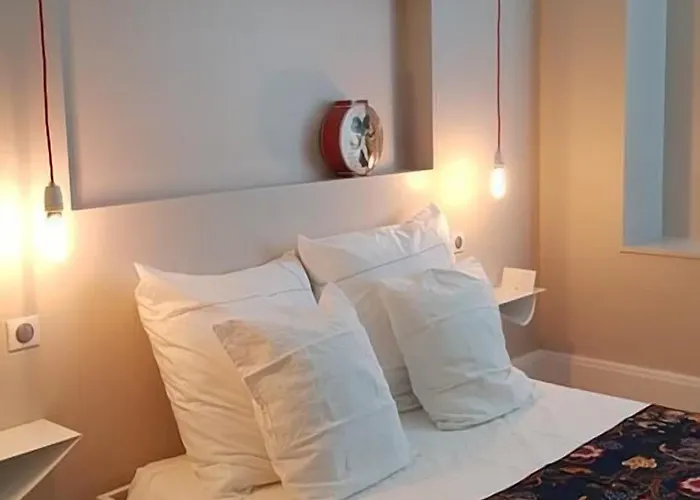 Nocleg ze śniadaniem Chateau Bernon Maison D Hotes - Piscine Et Queyrac